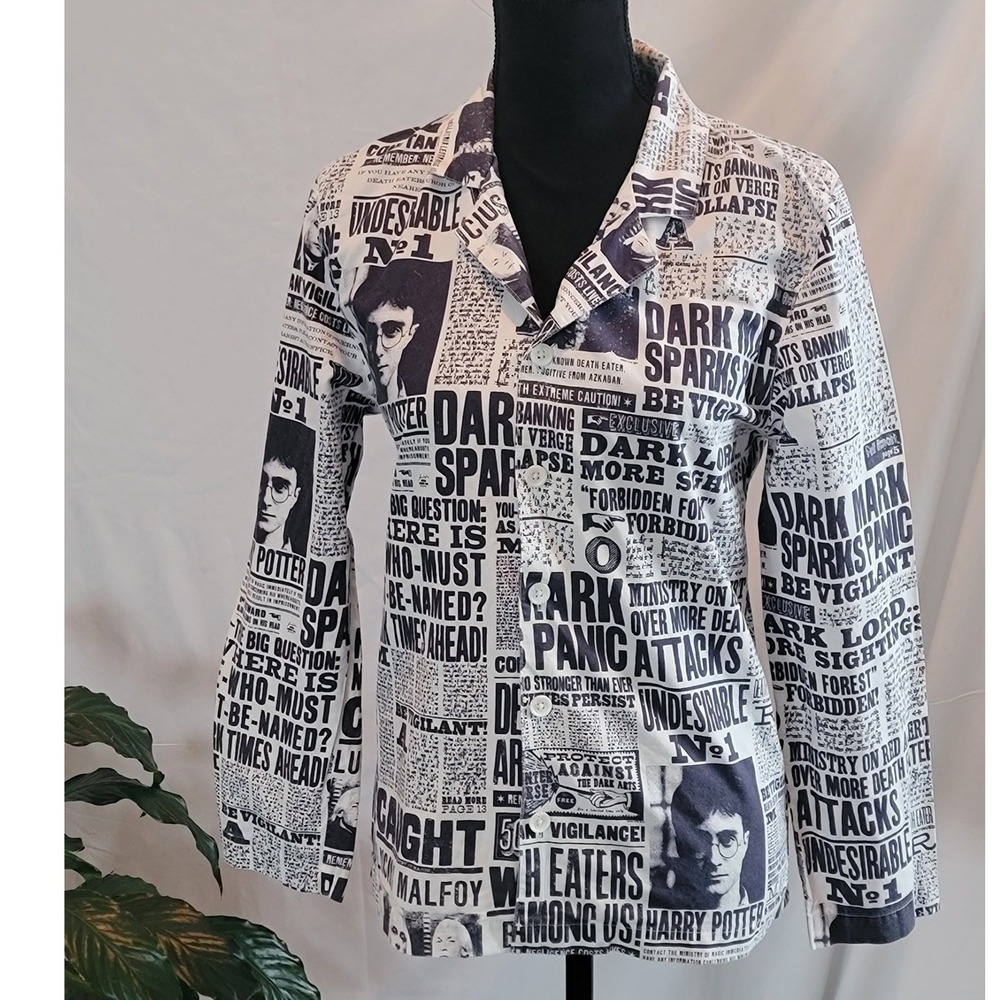 Harry Potter PB teen Daily Prophet Newspaper Print Button Down Shirt‎ Medium